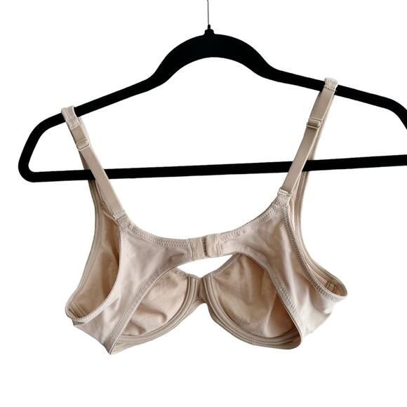 Victoria’s Secret Body by Victoria Full Coverage Underwire Bra - Picture 6 of 6